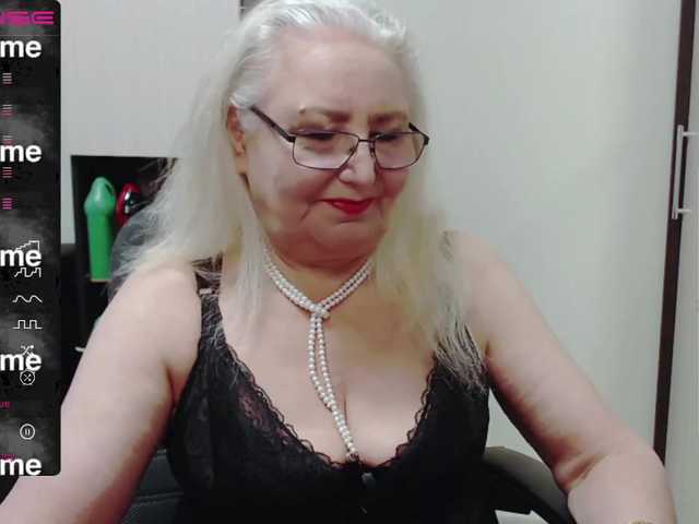 Fényképek GrannyWants all shows in clothes only for tokens.. undress only in private