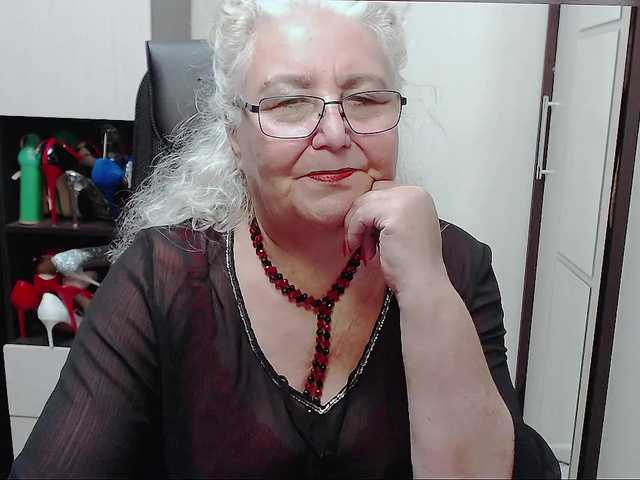 Fényképek GrannyWants all shows in clothes only for tokens.. undress only in private