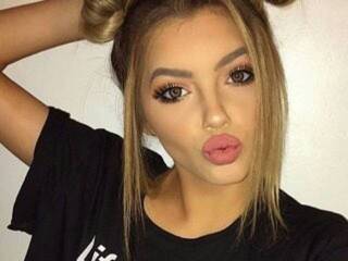 Erotikus videocsevegés LiLuGrey