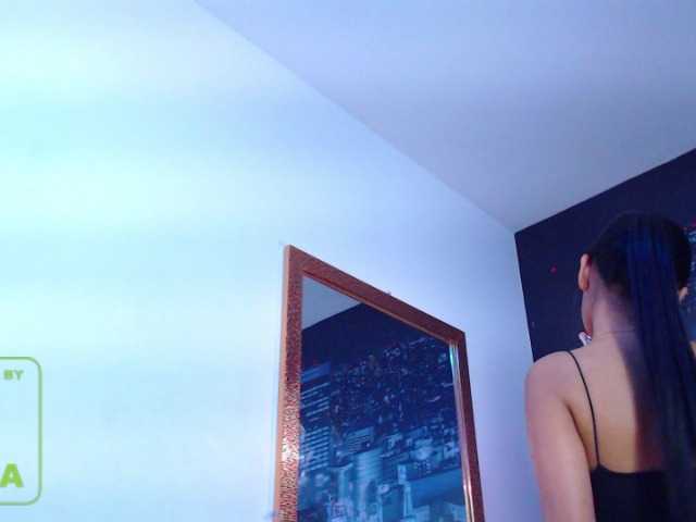 Fényképek hailyscot hello welcome to my living room #IamColombian #21years #brunette #longhair #naturalbody #single #height1.58 my god # blackeyes #smalltits