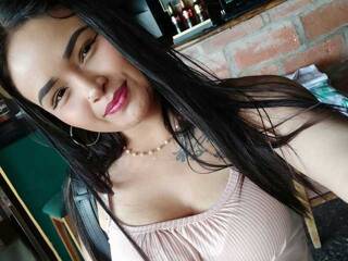 Erotikus videocsevegés Halana-smith