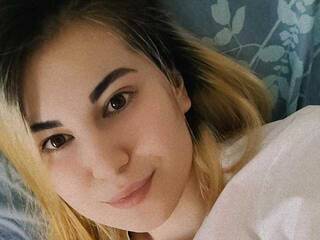 Erotikus videocsevegés HanAmi999