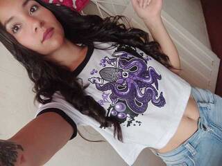 Erotikus videocsevegés Hanna-Roberts