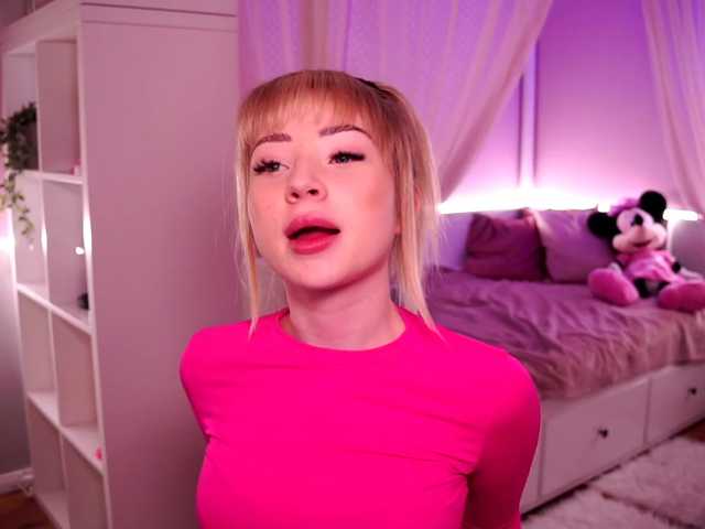 Fényképek SvetlanaBaby 3rd day here! Lets make it special - lush patterns are ready :P First, rip this top off me... @GOAL #blonde #newmodel #teen #dominant #cute #natural