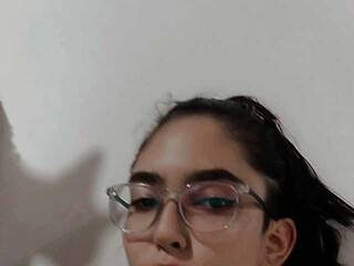 Erotikus videocsevegés HannaGrace