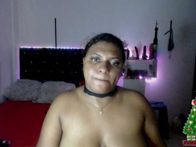 Fényképek hannalemuath #squirt #latina #bigass #bbw helo guys welcome to my room I want to play and do jets a lot today