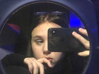 Erotikus videocsevegés Helen-Drums