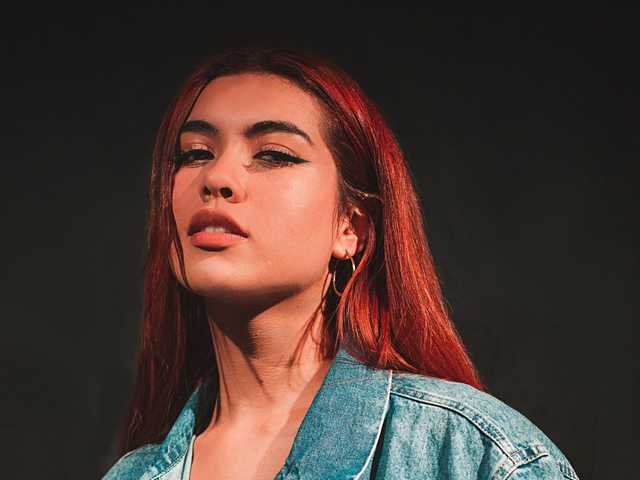A profil fényképe heliza-