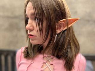 Erotikus videocsevegés Hello-alisa