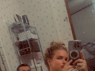 Erotikus videocsevegés Heygoodgirl
