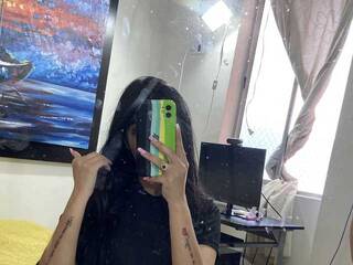 Erotikus videocsevegés HilaryRios