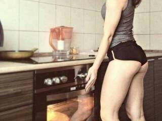 Erotikus videocsevegés hollidolli