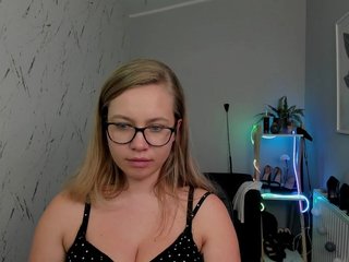 Erotikus videocsevegés hollyBB