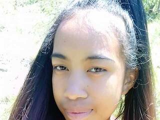 Erotikus videocsevegés Hollybelle