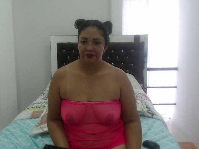 Fényképek Honey-Girl-km Hey guys ask me for my hot pictures at goal i play with my wet pussy #latin #dildo #bigtits #deliciuspussy