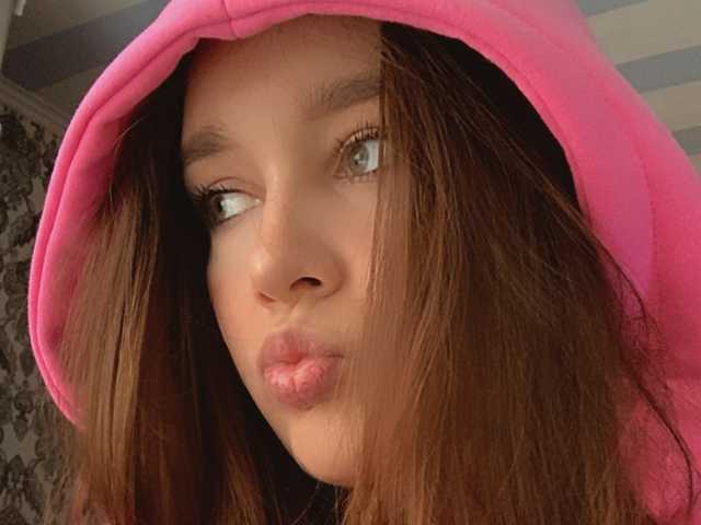 A profil fényképe Honeyy-beee