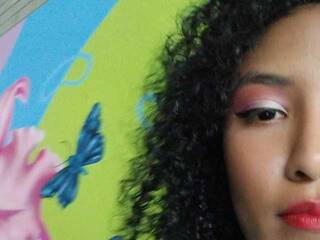 Erotikus videocsevegés Hot-Cleo-Vibe