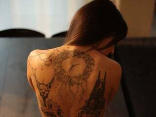 Erotikus videocsevegés Hot-Space