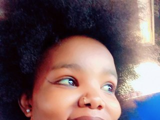 Erotikus videocsevegés HotAFQueen