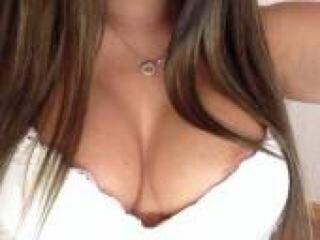 Erotikus videocsevegés hotbabex