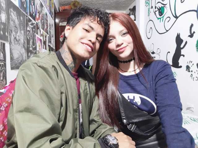 A profil fényképe hotlovecouple