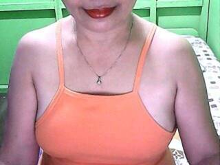 Erotikus videocsevegés hotmama07