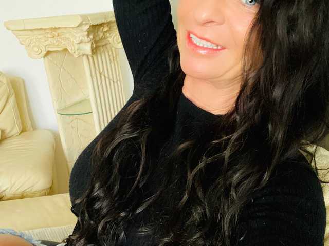 A profil fényképe HotSaraJordan