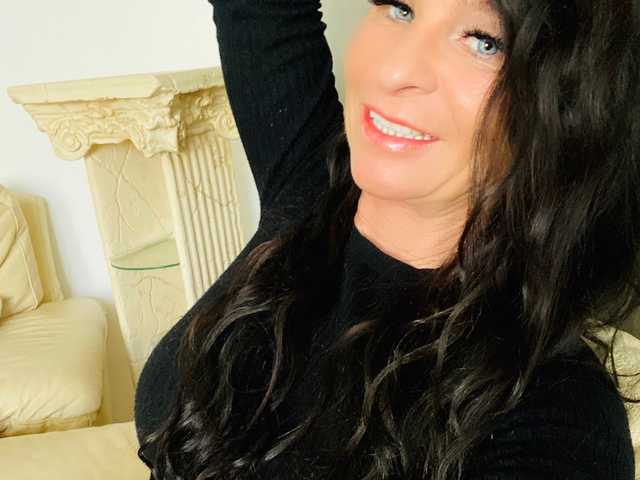A profil fényképe HotSaraJordan