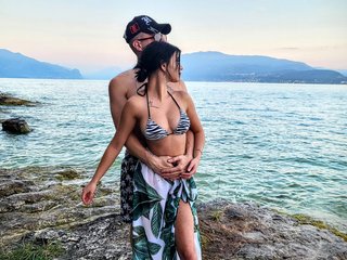 Erotikus videocsevegés HotSexyCouple0688