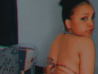 Erotikus videocsevegés Cute_sasha