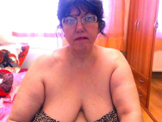 Sugárzási képernyőképek HugeTitsXXX