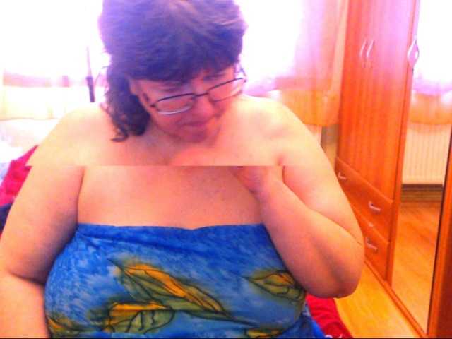 Sugárzási képernyőképek HugeTitsXXX