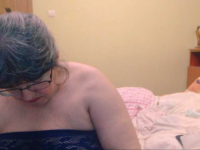 Sugárzási képernyőképek HugeTitsXXX