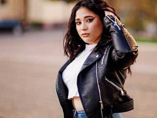 Erotikus videocsevegés Iasima