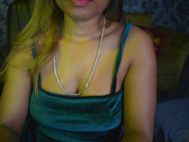 Fényképek indianpriya 500 tokens for pvt and c2c | deep fingering | squirt show in private |55 tk , 77 tk help me squirt on ultra high #asian #indian