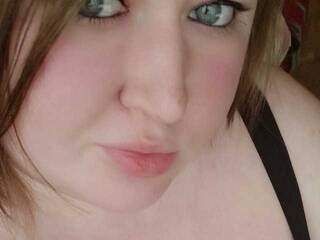 Erotikus videocsevegés IngaPleasure