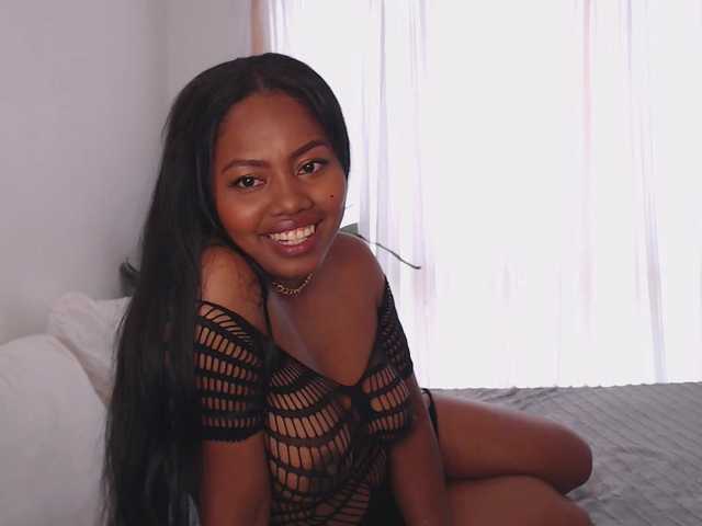 Fényképek mulatta777 "❤️Hello, honey! I am mulatto❤️ Lovense and Domi is Active! My pleasure is in your hands❤️Private is Open!❤️#ebony#bigass#bitches drip back