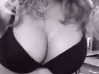 Erotikus videocsevegés iriska844