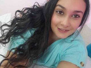 Erotikus videocsevegés Isa-Baker