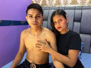 Erotikus videocsevegés IsaAndRuben