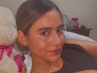 Erotikus videocsevegés IsabellaClarkeC