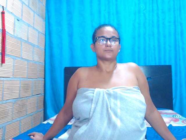 Fényképek isabellegree I am a very hot latina woman willing everything for you without limits love