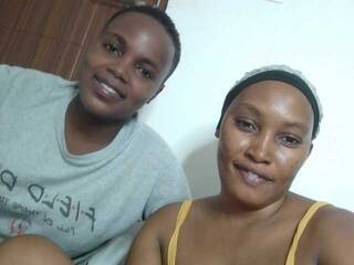 Erotikus videocsevegés Ishaandhappy2