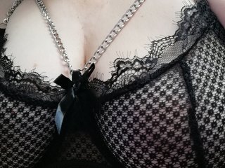 Erotikus videocsevegés IsXLoves