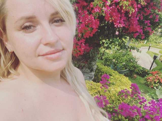 A profil fényképe IThinkaboutu