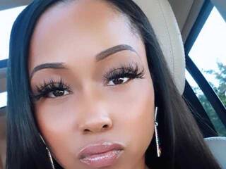 Erotikus videocsevegés ItsChanelHope