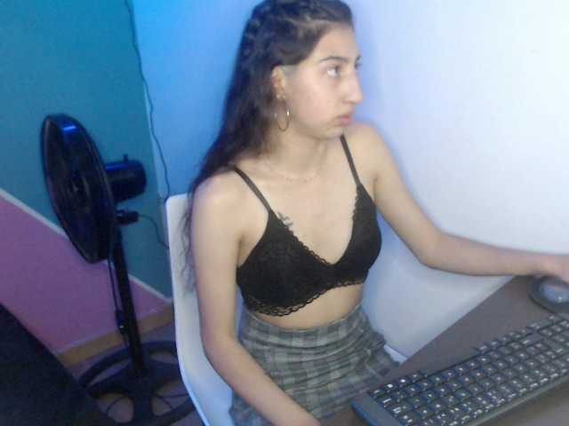 Fényképek ivy-blue hey i am new in bonga cams , make me happy today