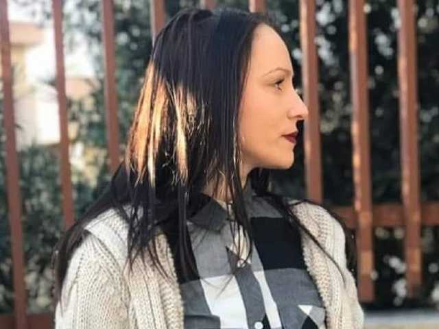 A profil fényképe adorosquirt