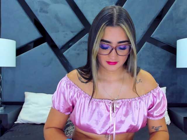 Fényképek JasmineRobert Hey guys join to my show, tease, Twerk ... I wet my pussy a lot. I want you to make me explode from heat with vibrations! .