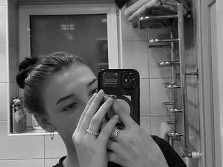 Erotikus videocsevegés jeansharp